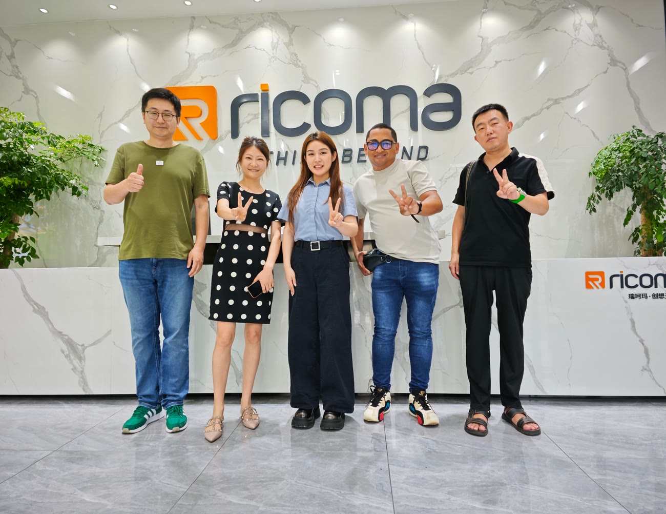 Xentra Global 团队陪同国际买家参观中国企业
