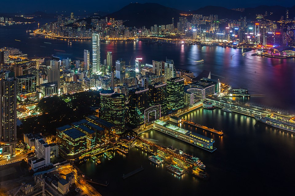 Harbour City & Tsim Sha Tsui Promenade in Hong Kong