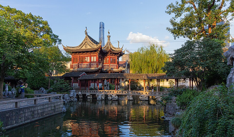 Yu Garden & Yuyuan Market in Shanghai