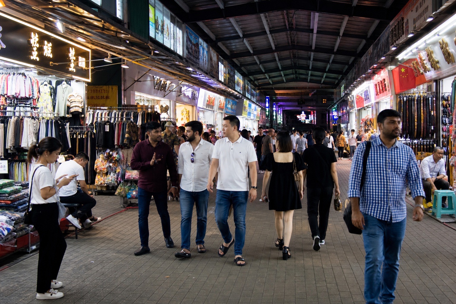 Santing Road Night Market in Yiwu