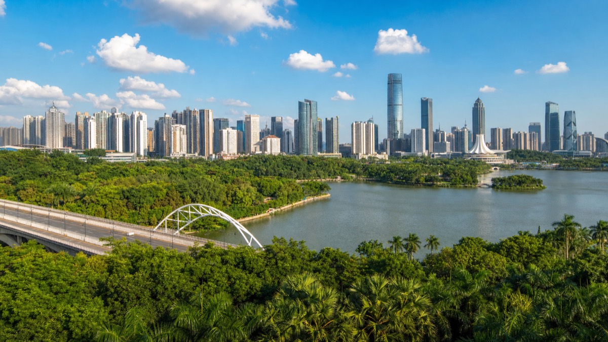 Nanning城市天际线与商务旅行地标